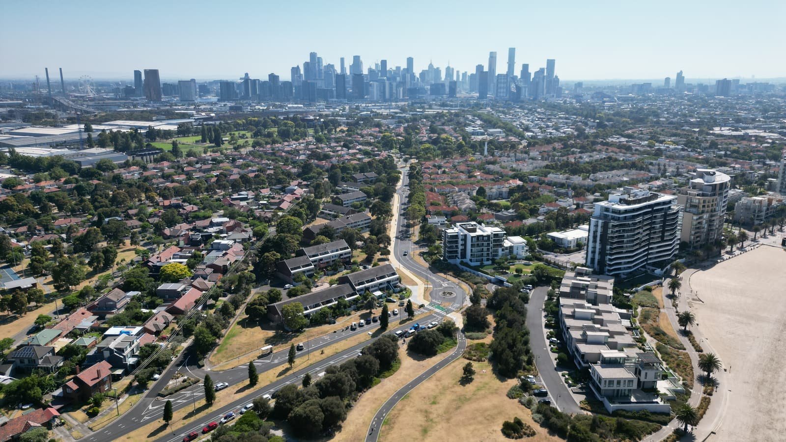 Melbourne city skyline, home of Race Trading Australia